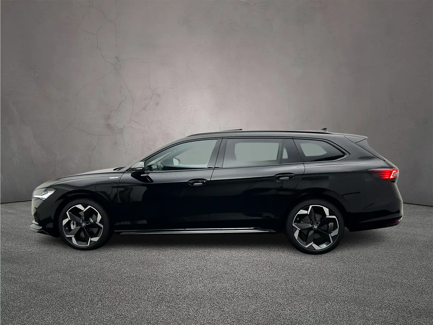 Skoda Superb Combi 1.5 TSI iV 204pk Sportline Business €2.000,- Zwart - 2