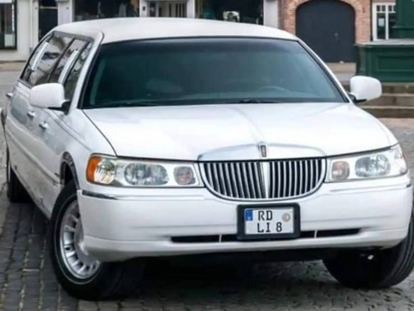 Lincoln Town Car Weiß - 2