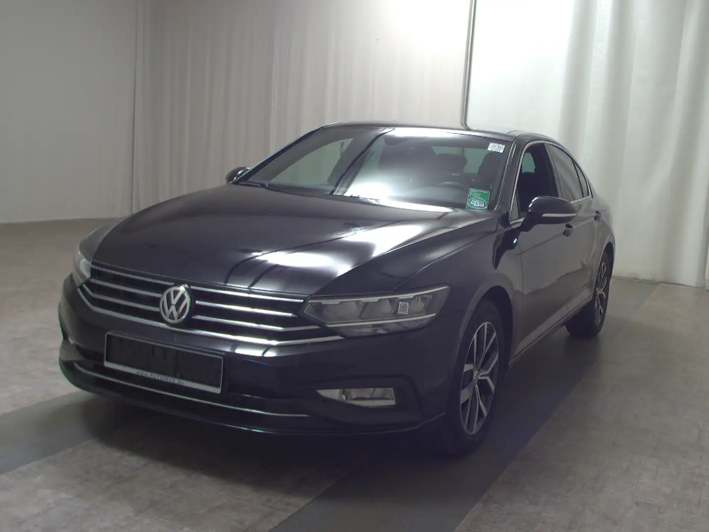 Volkswagen Passat 2.0 TDI Business Navi LED AID Pano RFK Schwarz - 2