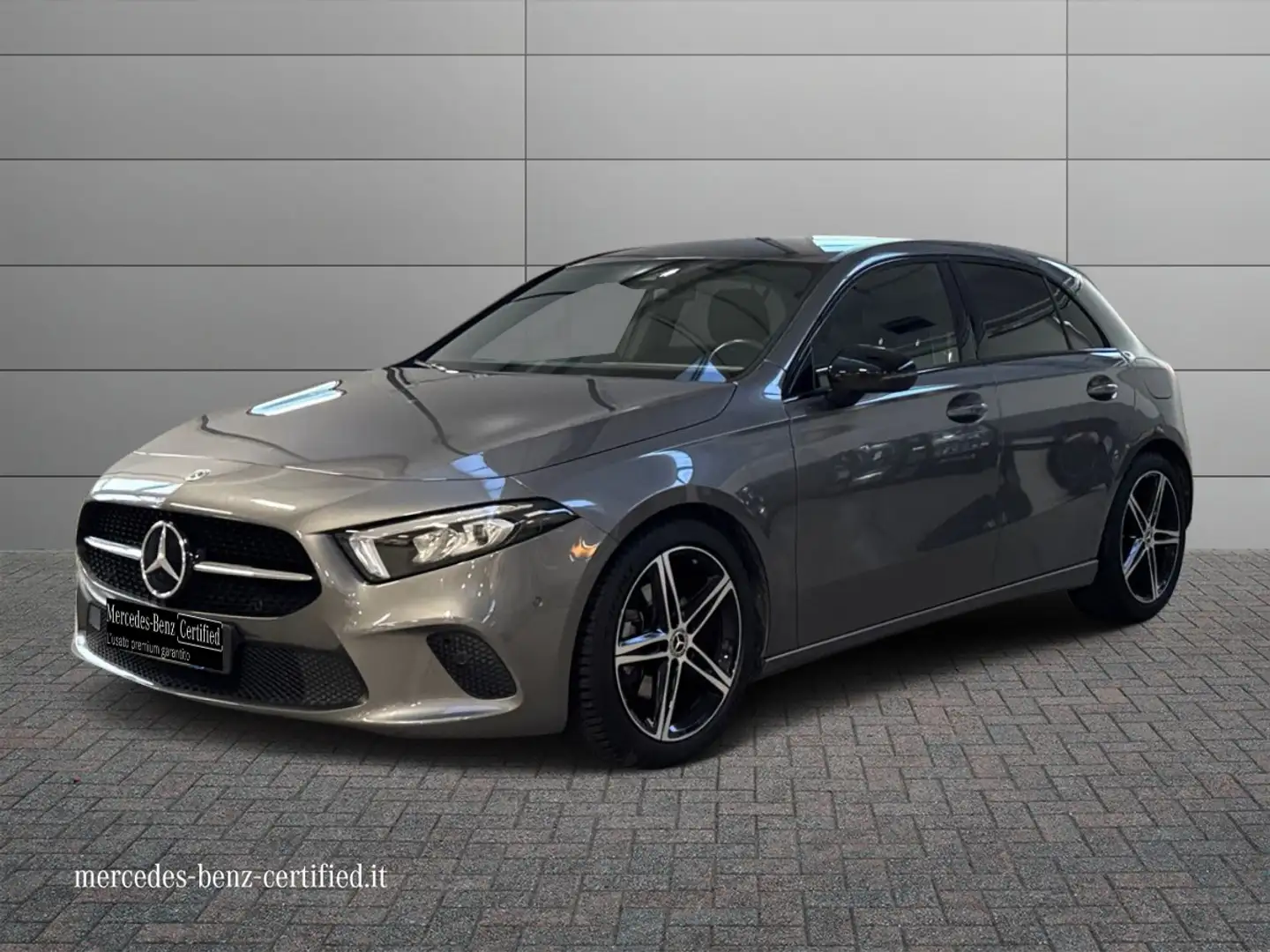 Mercedes-Benz A 180 - A 180 d Sport Night edition auto Gris - 1