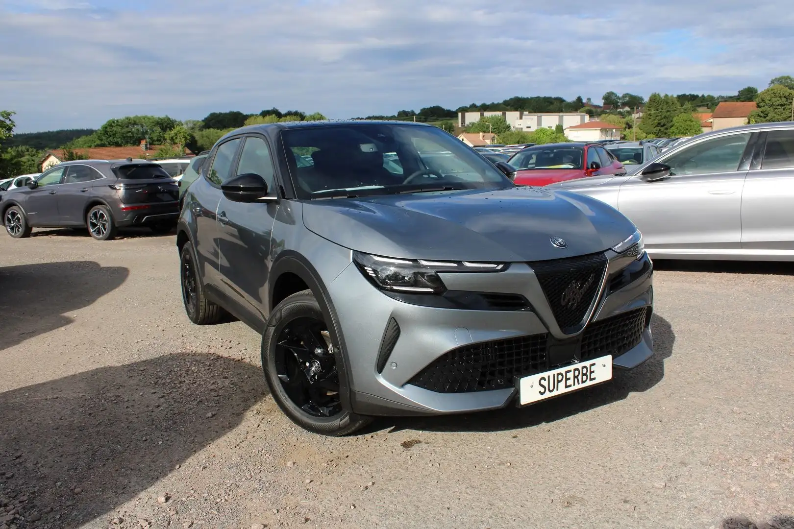 Alfa Romeo Junior IBRIDA 136 CV HYBRIDE GPS 3D CAMÉRA USB JA 17 I-COKPIT FULL LED BOITE AUTO DCT-6 Gris - 1