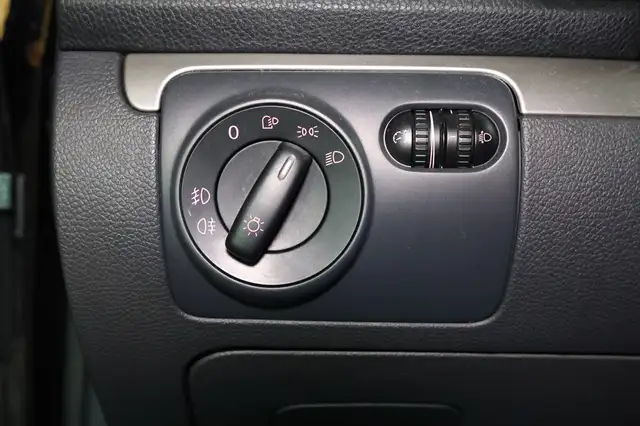 Volkswagen Golf view 13