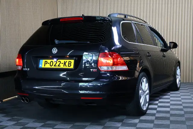 Volkswagen Golf view 3