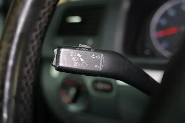 Volkswagen Golf view 14