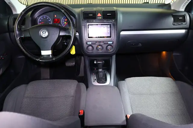 Volkswagen Golf view 2