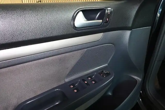 Volkswagen Golf view 12