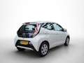 Toyota Aygo 1.0 VVT-i x-play Camera | Bluetooth | 5 Deurs | Wit - thumbnail 2