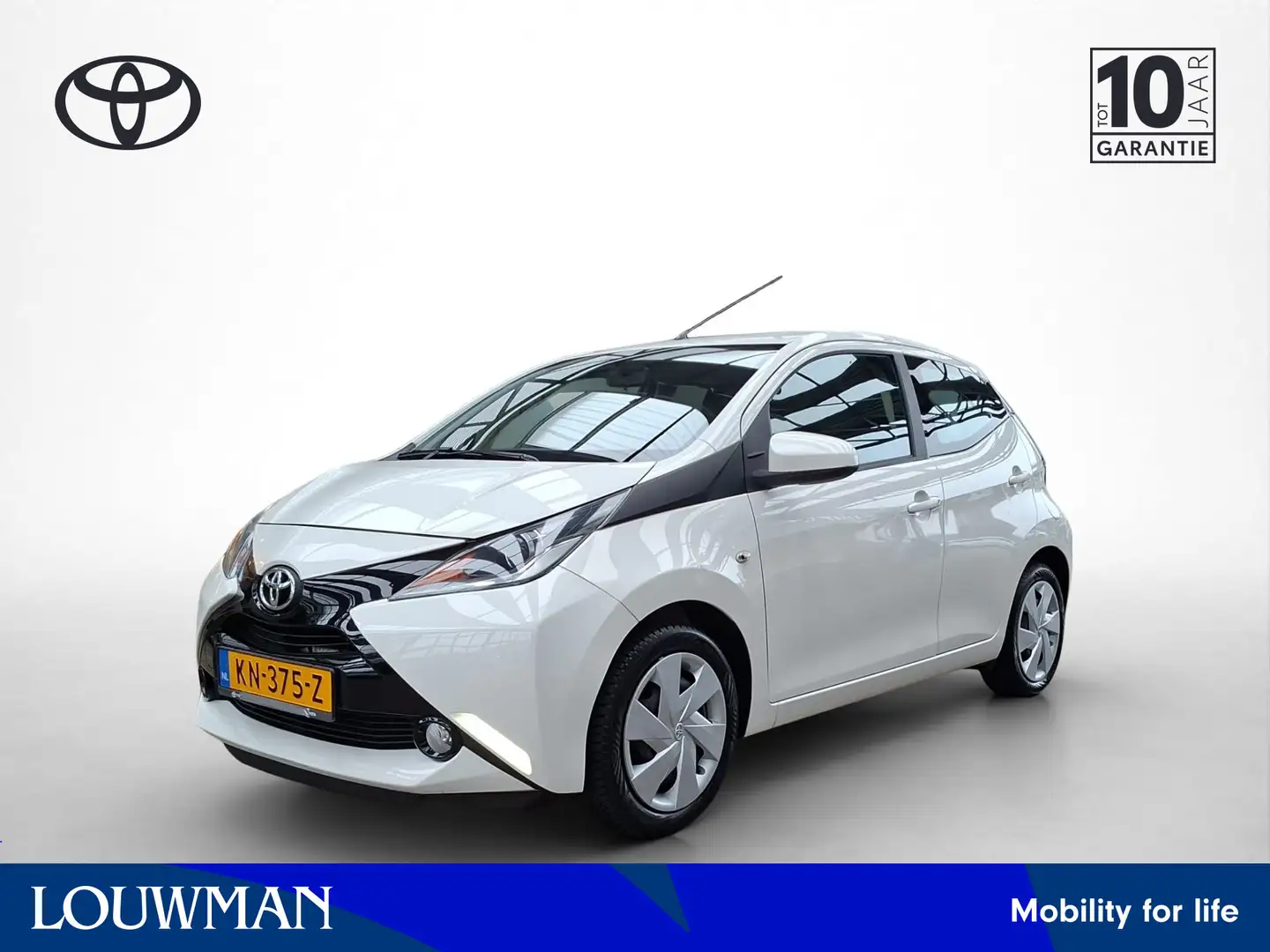 Toyota Aygo 1.0 VVT-i x-play Camera | Bluetooth | 5 Deurs | Wit - 1