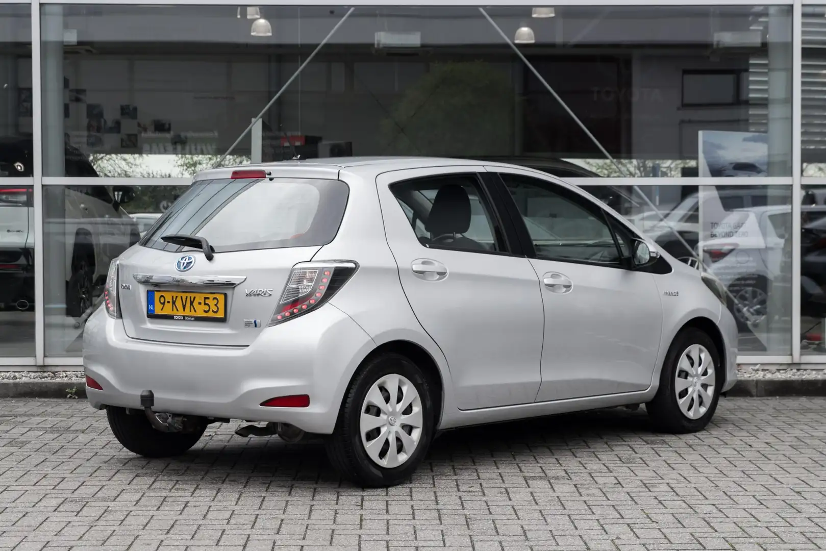 Toyota Yaris 1.5 Full Hybrid Aspiration - 1e Eig. DLR Ondrh Grigio - 2