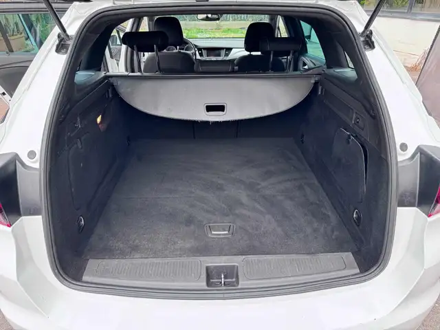Opel Astra view 13