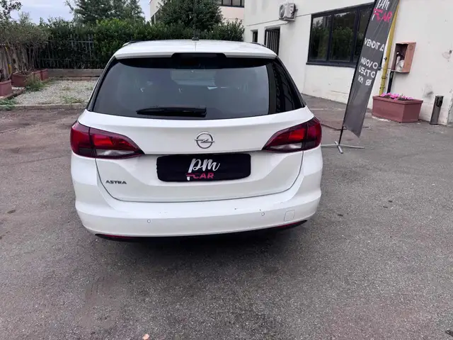 Opel Astra view 14