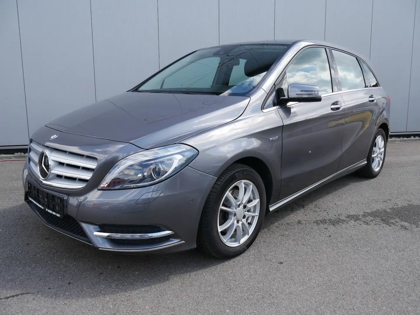 Mercedes-Benz B 200 CDI BI-XENON/PDC/AHK Grijs - 1