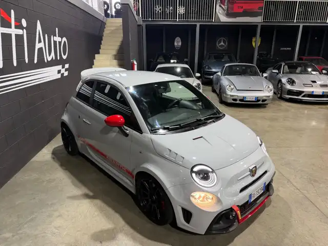 Abarth 595 view 3