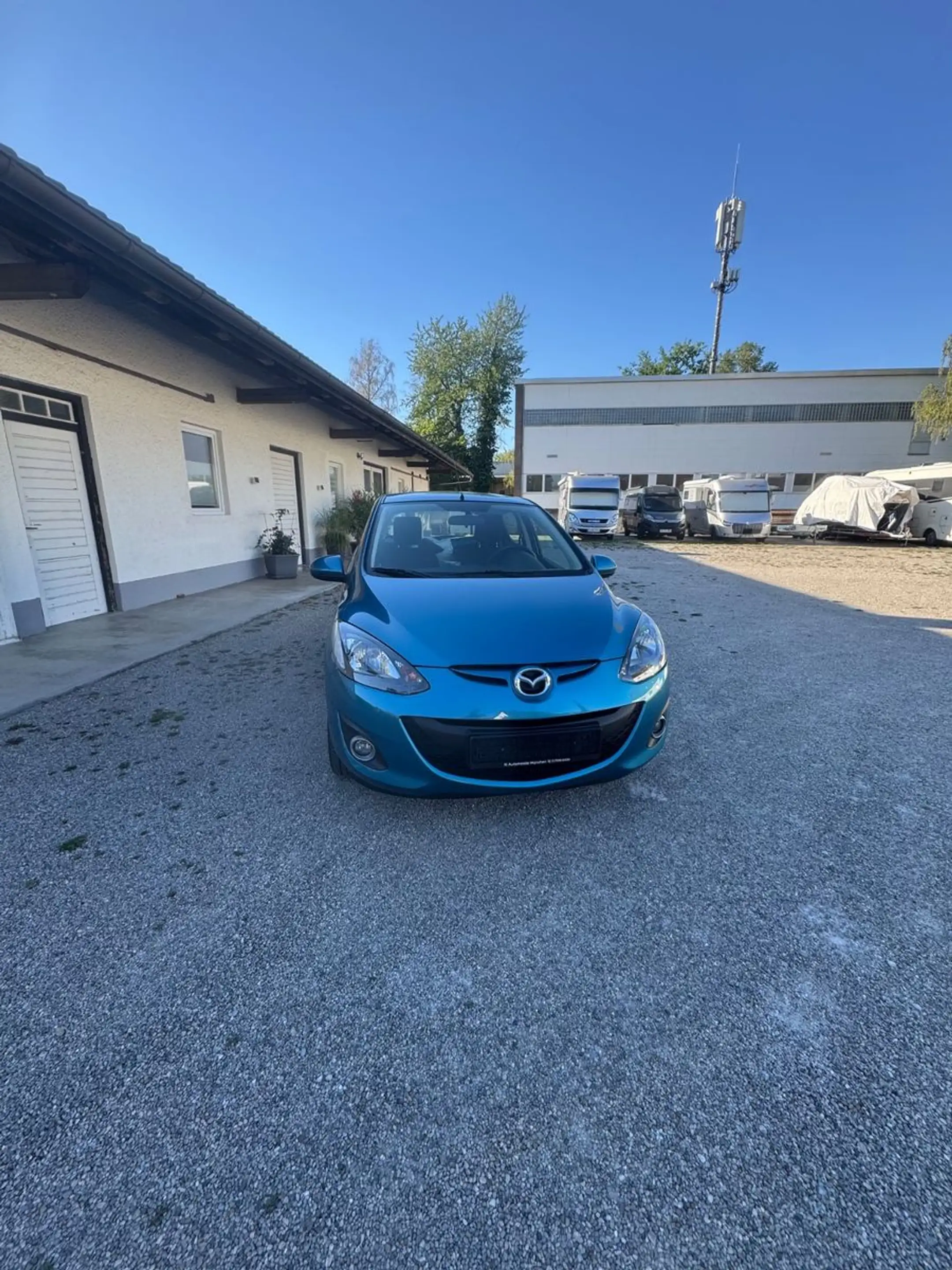 Mazda 2 Lim. 1.5 Center-Line Automatik 24.000 km 1.Hd — photo 2
