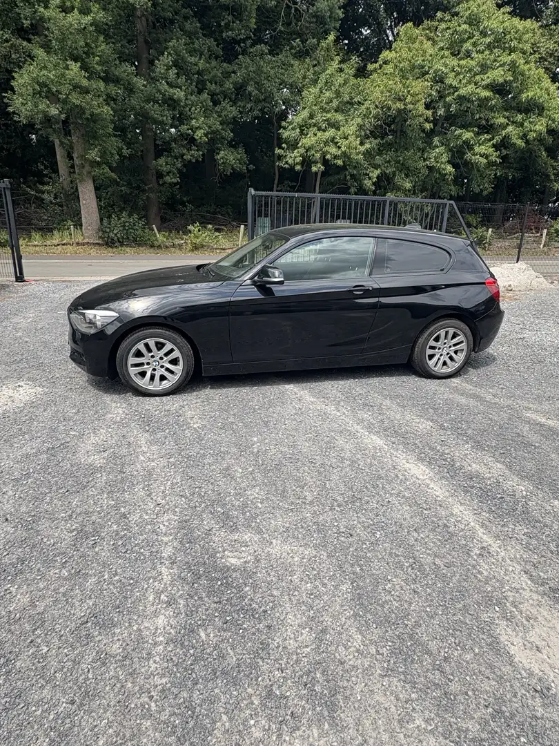 BMW 114 114i Noir - 2