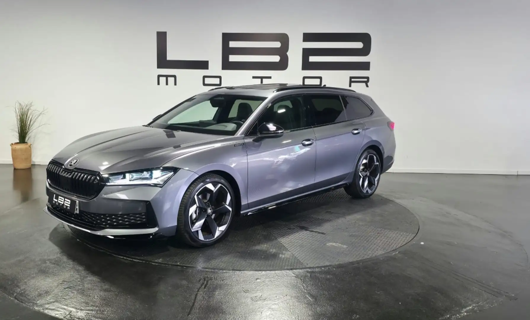 Skoda Superb 1.5 TSI MHEV Sportline DSG 110kW Gris - 1
