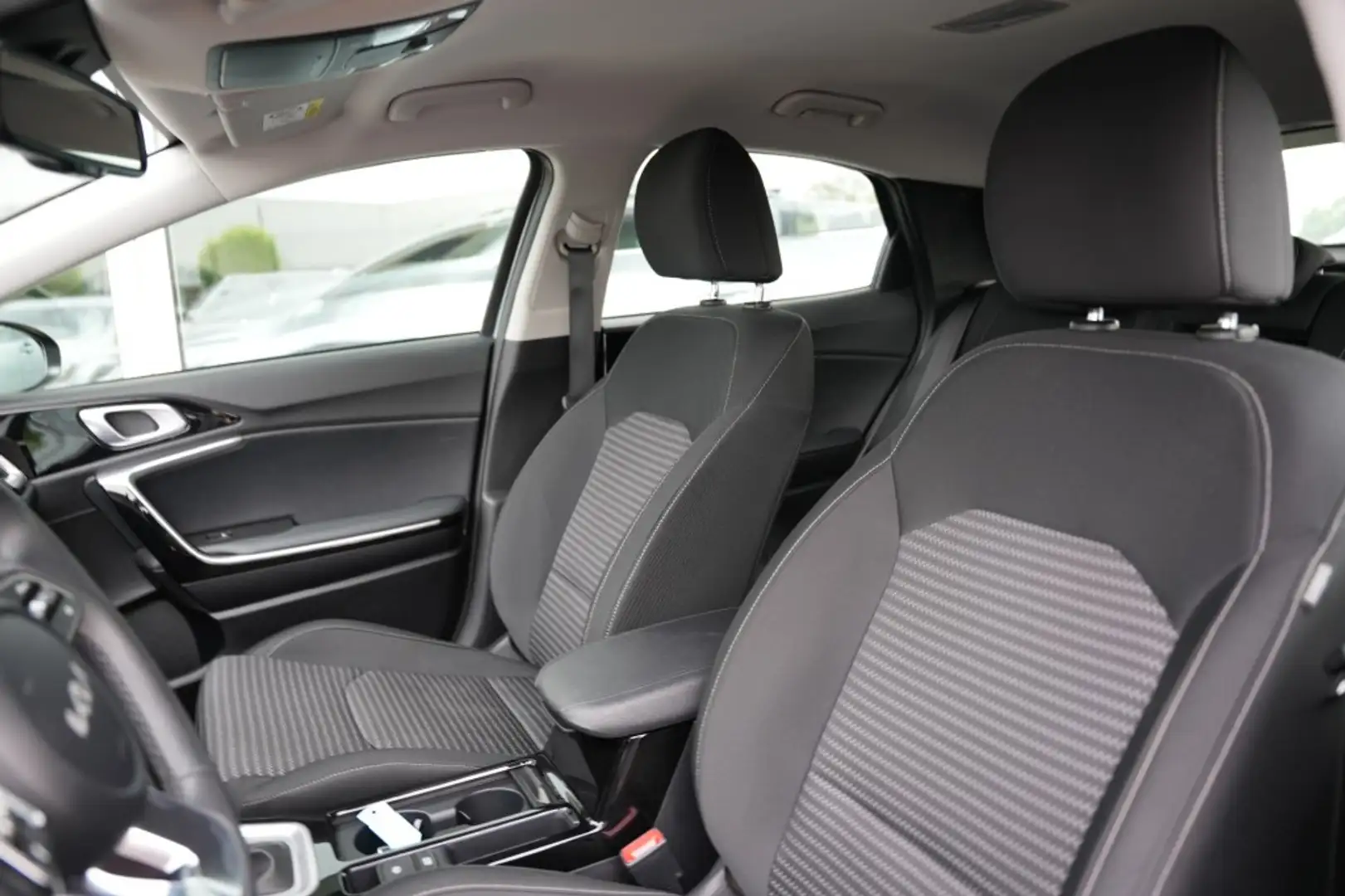 Kia XCeed 1.6 GDI PHEV DYNAMIC, Carplay, Stoelverwarming , N Grijs - 2