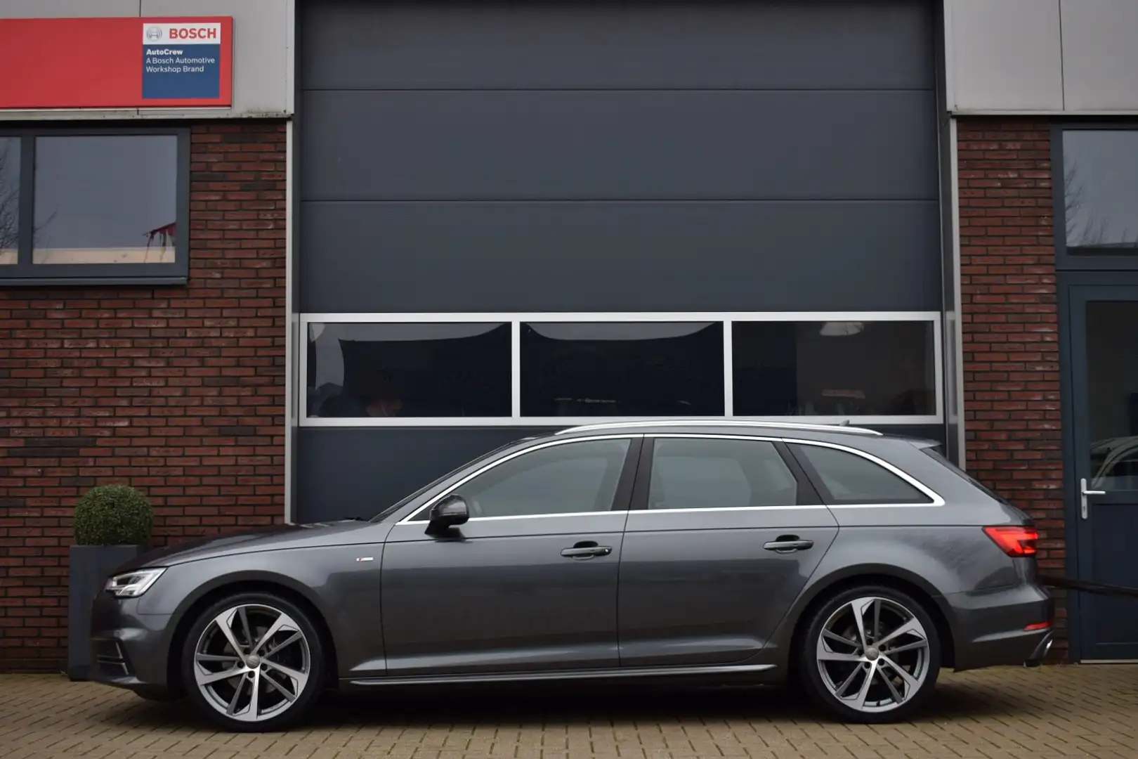 Audi A4 Avant 2.0 TFSI 190pk S-line B&O | 19" | LED Grijs - 2