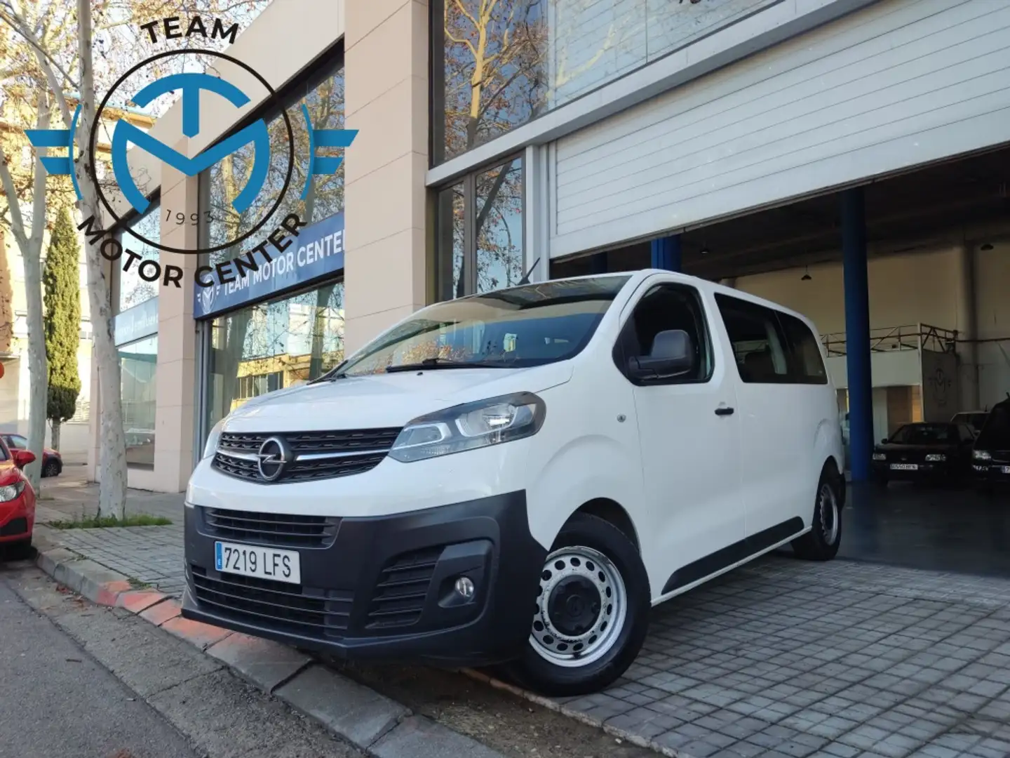Opel Vivaro 1.5D S Carga Standard 120 Weiß - 1