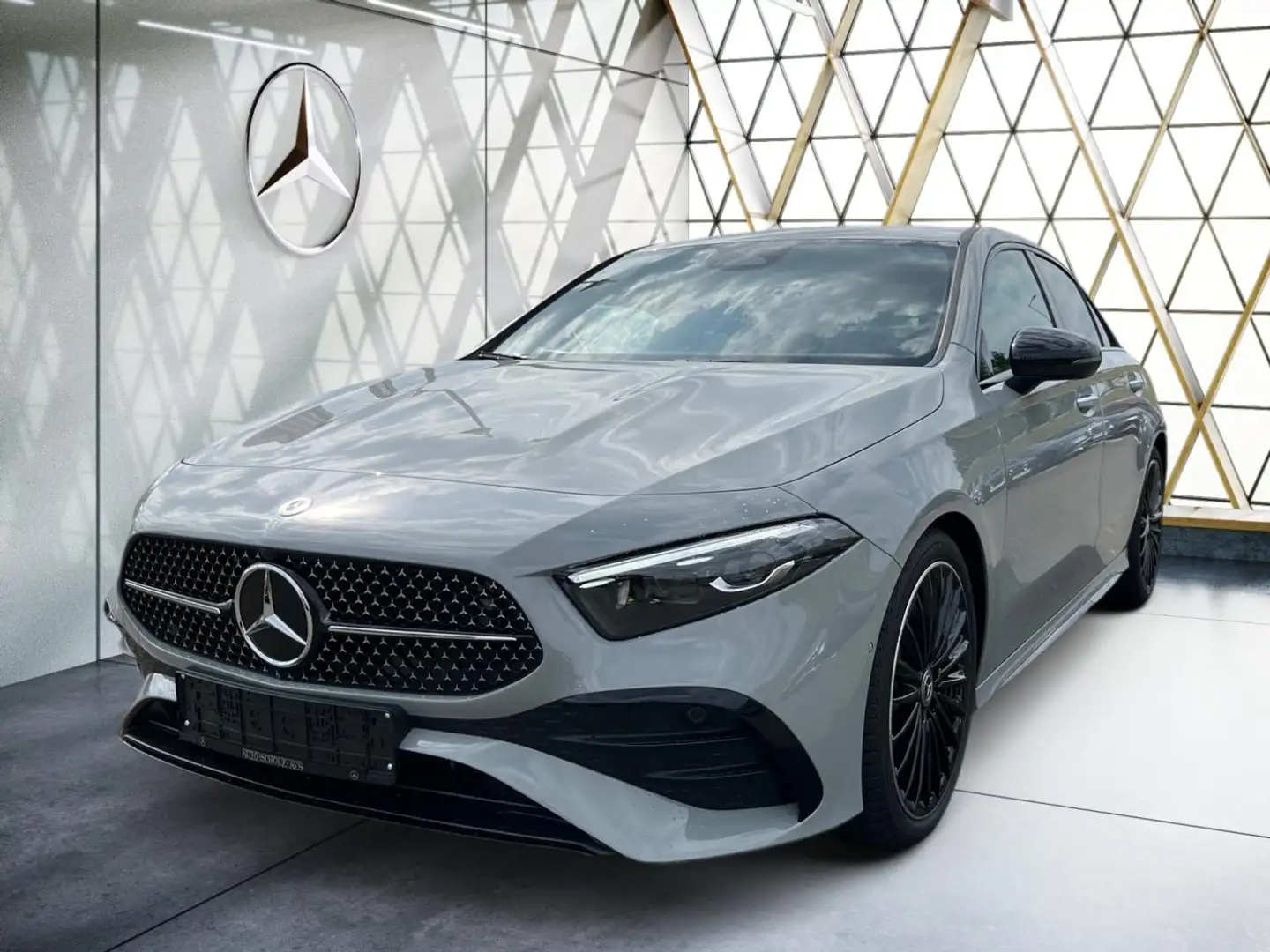 Mercedes-Benz A 200 Limousine AMG Special Edition Night*Kamera Grijs - 1