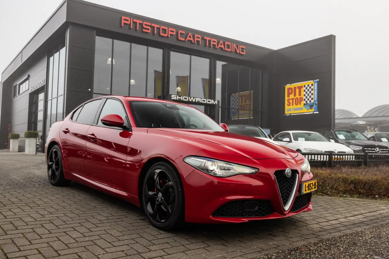 Alfa Romeo Giulia 2.0T Super, 200 PK, LED, Navi, Cruise, Black pack - 1