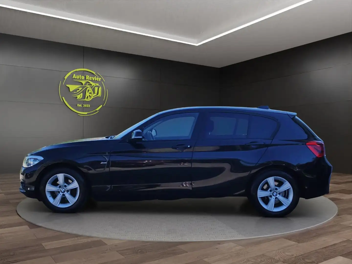 BMW 116 - 116d Sport Line Schwarz - 2