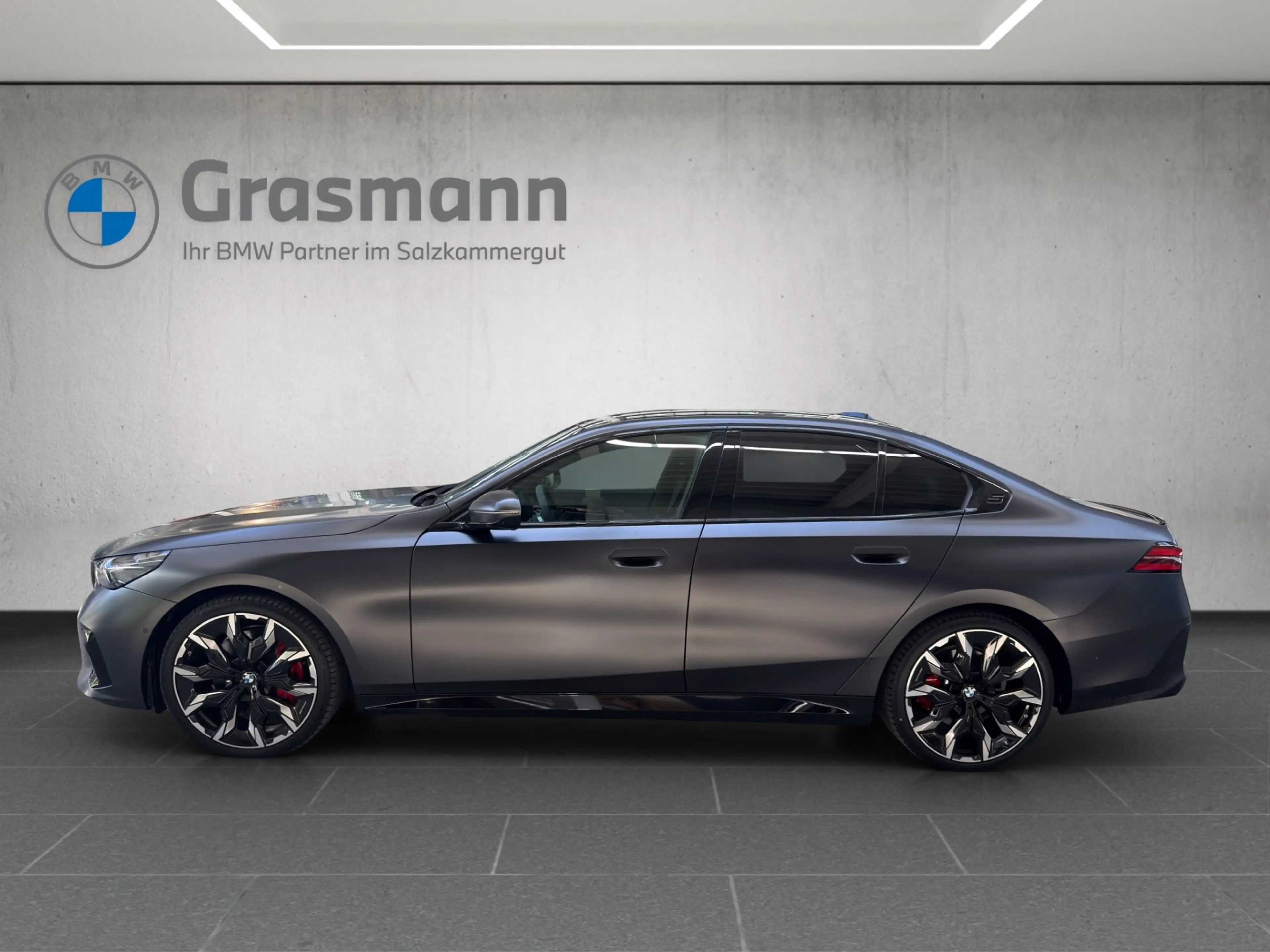 BMW 540 d xDrive — photo 2