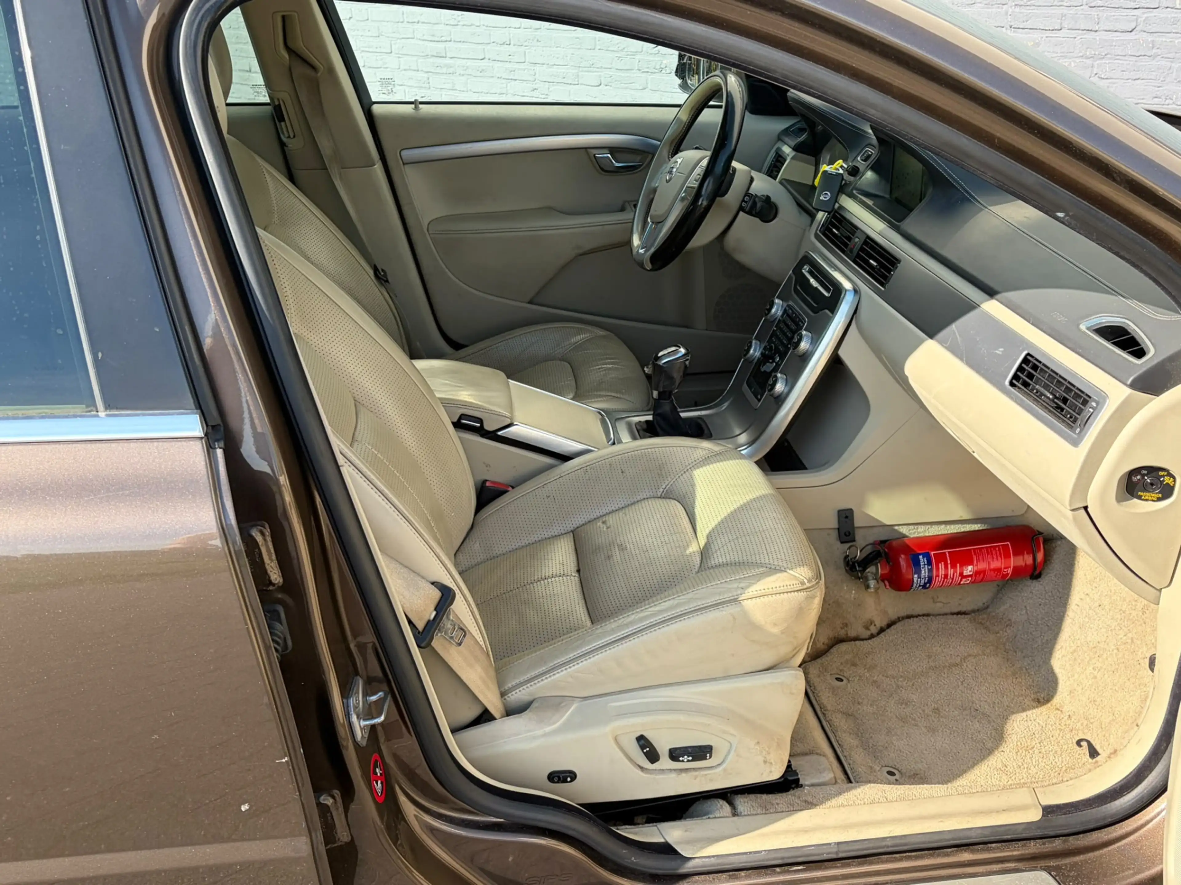 Volvo V70 2.0 D4 Leder Trekhaak Navi Ecc Bluetooth Pdc Schui — photo 11