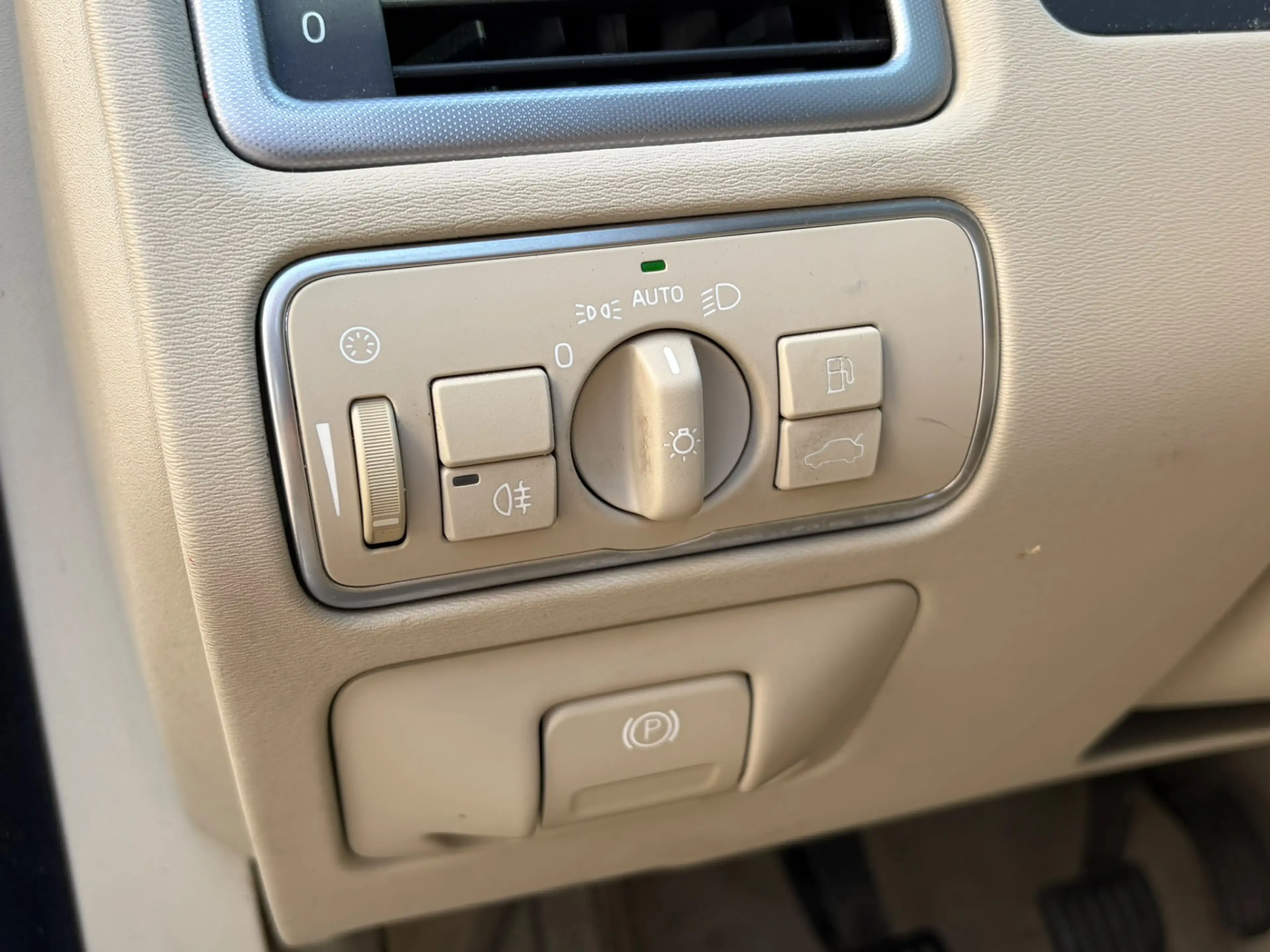 Volvo V70 2.0 D4 Leder Trekhaak Navi Ecc Bluetooth Pdc Schui — photo 15