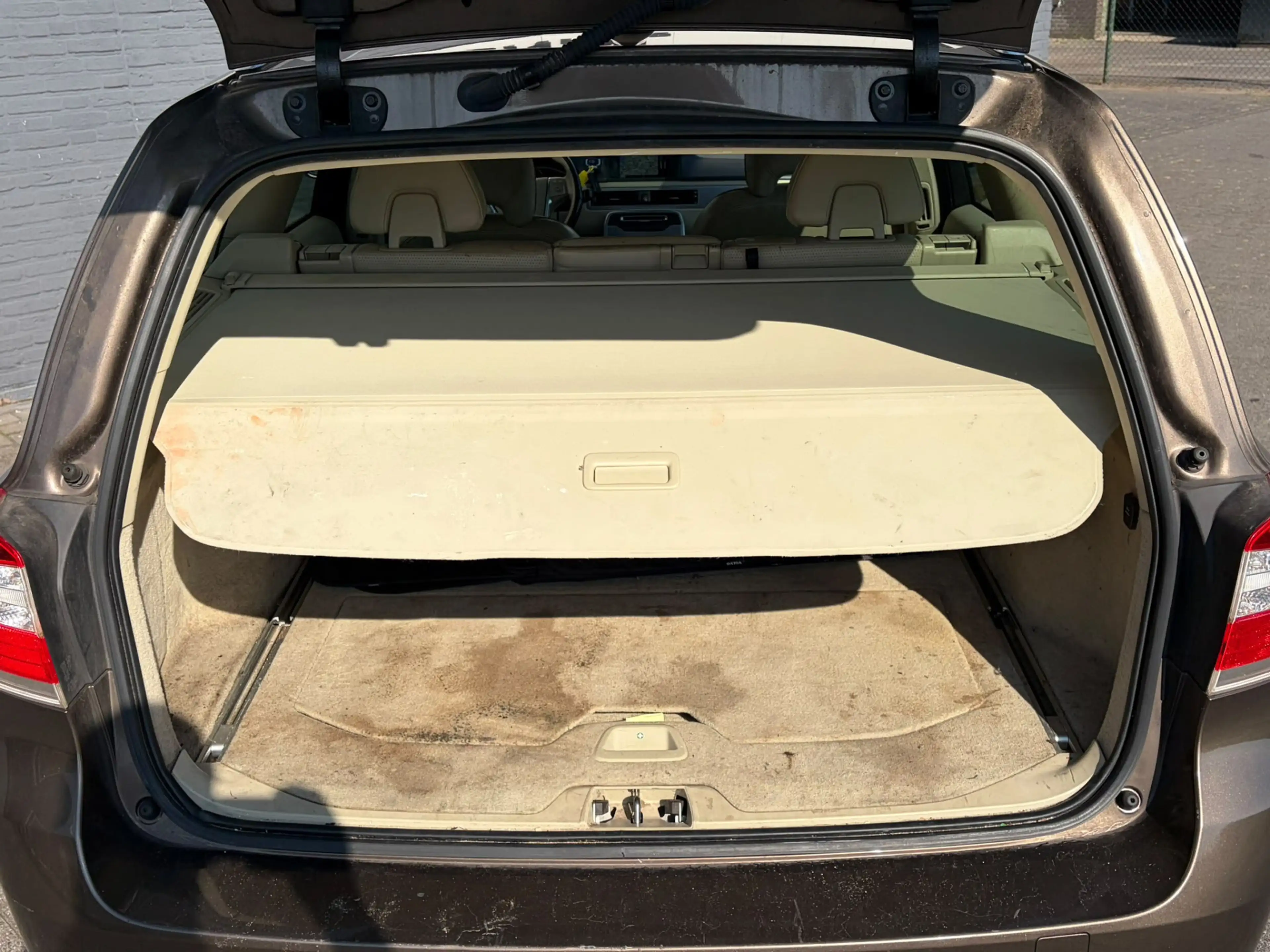 Volvo V70 2.0 D4 Leder Trekhaak Navi Ecc Bluetooth Pdc Schui — photo 9