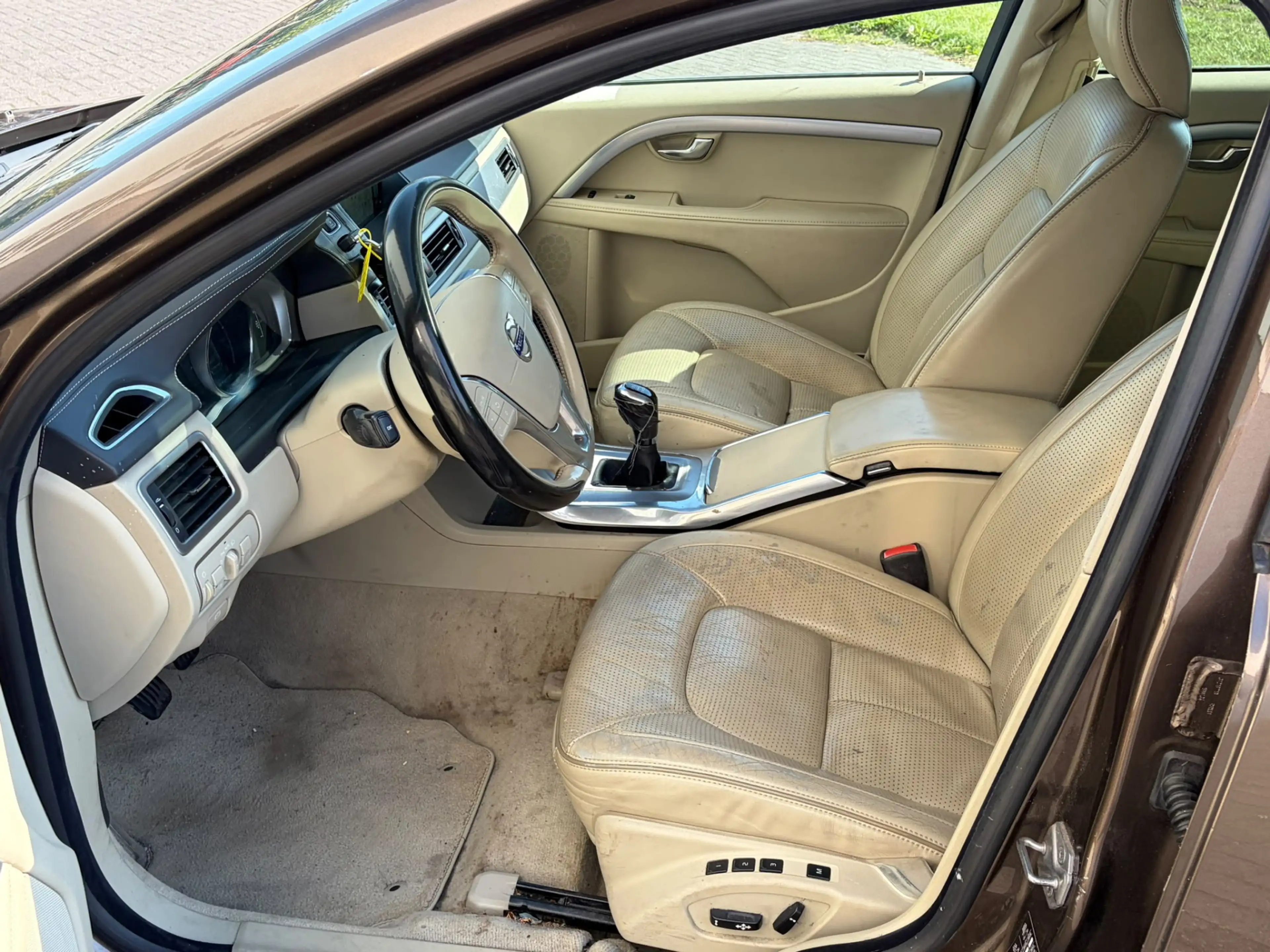 Volvo V70 2.0 D4 Leder Trekhaak Navi Ecc Bluetooth Pdc Schui — photo 3