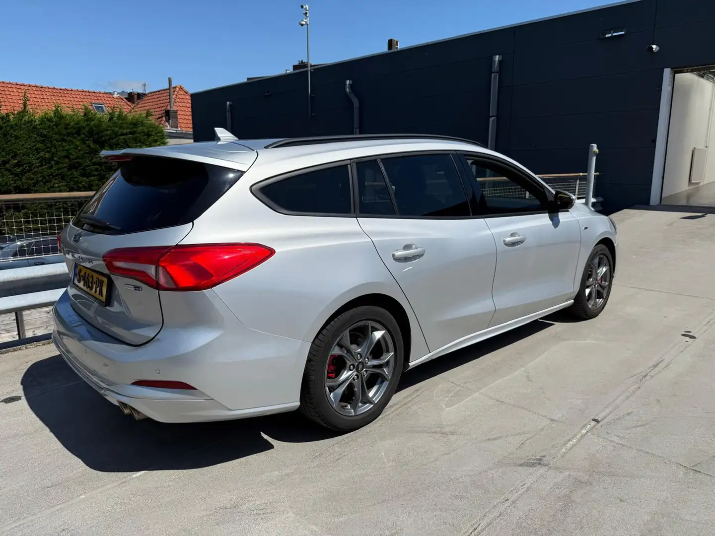 Ford Focus Wagon 1.0 EcoBoost Hybrid ST Line X Business | Tre Gris - 2