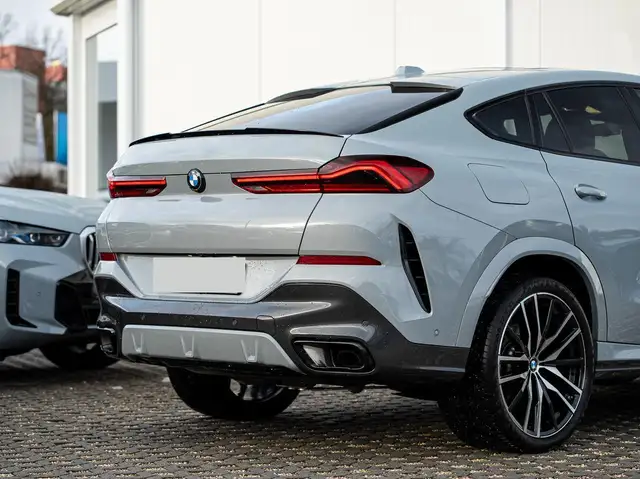 BMW X6 view 15
