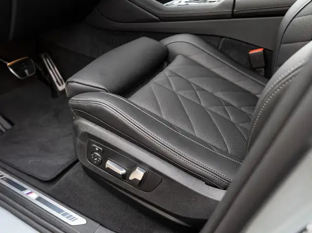 BMW X6 view 6
