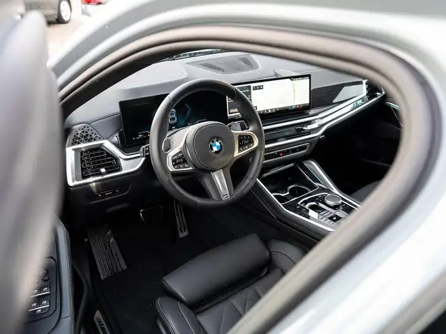 BMW X6 view 5