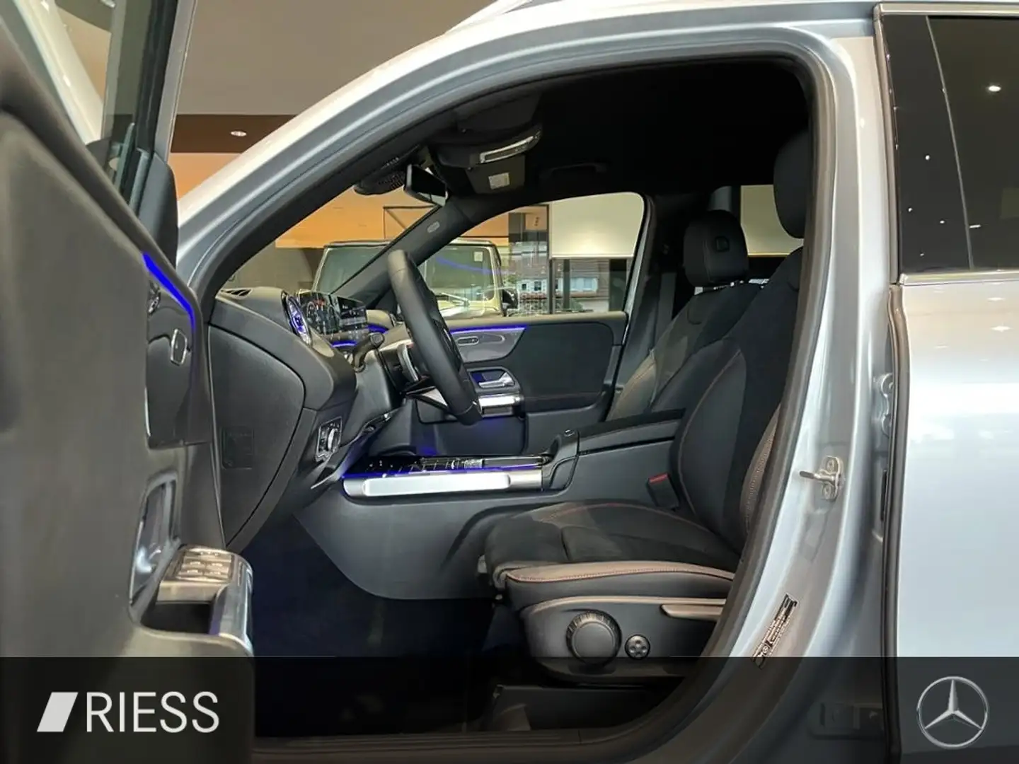 Mercedes-Benz GLB 200 d AMG+AHK+DISTRONIC+MULTIBEAM+KEYLESS+ Silber - 2