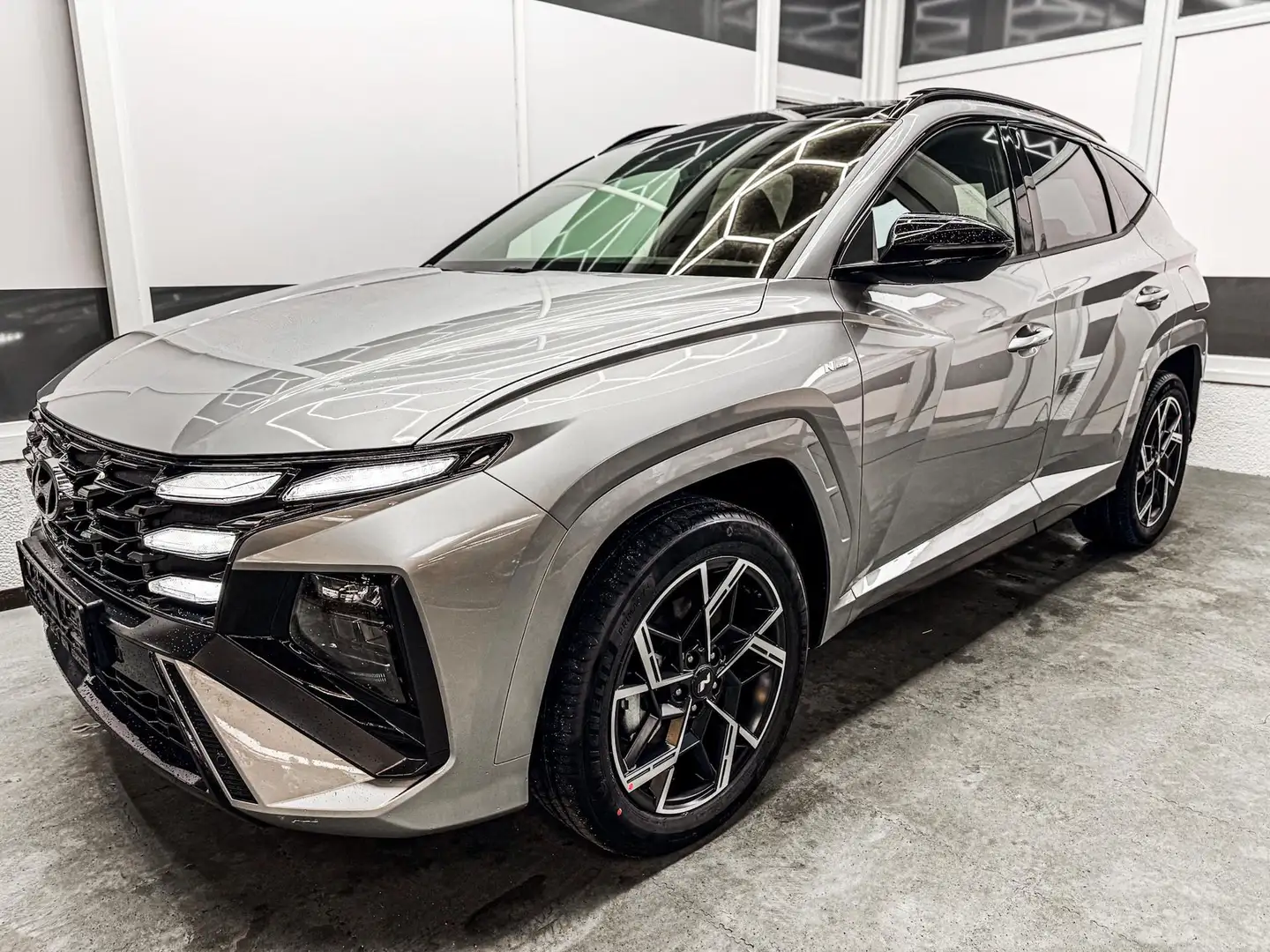 Hyundai TUCSON Premium HEV AUT N-LINE PANO EL.HECKKLAPPE SHZ v... Silber - 1