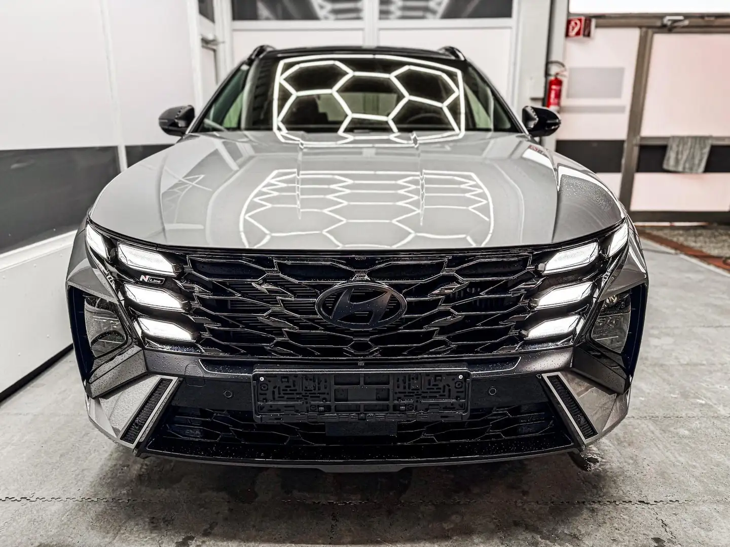 Hyundai TUCSON Premium HEV AUT N-LINE PANO EL.HECKKLAPPE SHZ v... Silber - 2