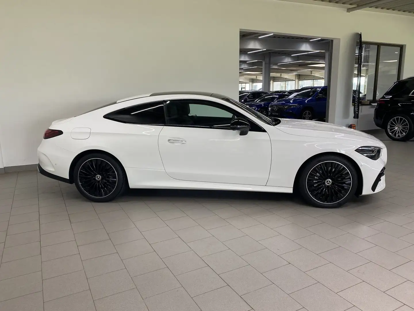 Mercedes-Benz CLE 200 Coupe AMG+NIGHT+DIST+LED+PANO+KEYLESS Weiß - 2