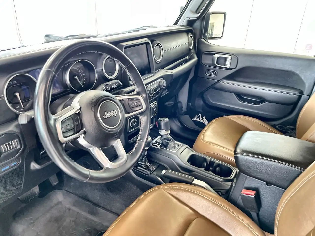 Jeep Wrangler снимка Jeep Wrangler