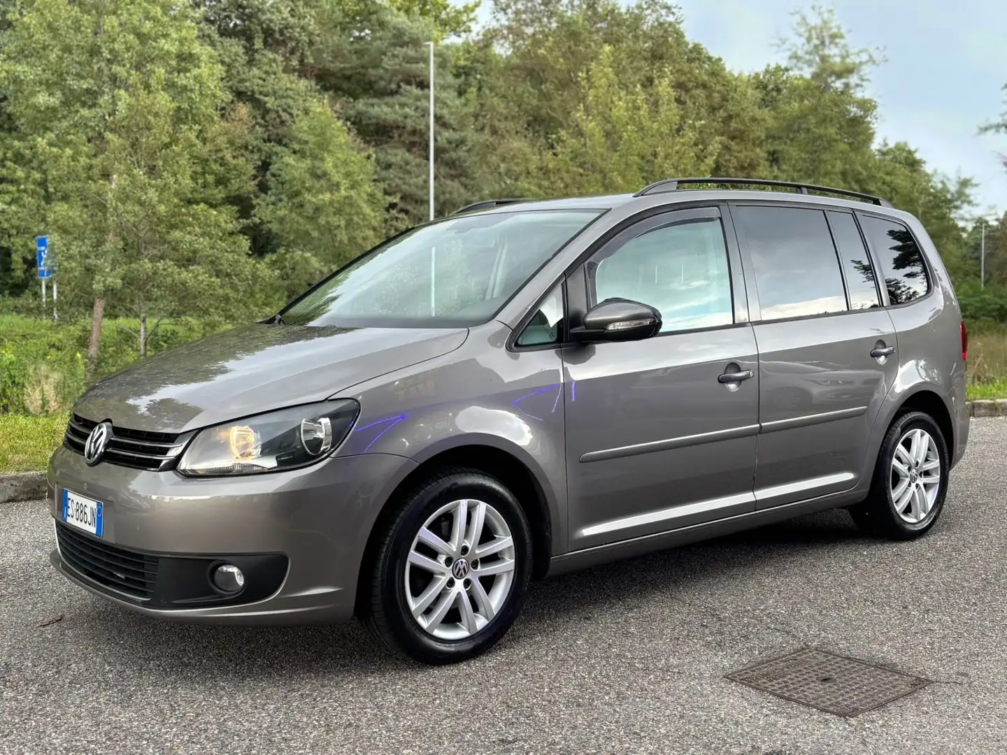 Volkswagen Touran Touran 1.6 TDI Trendline Gris - 2