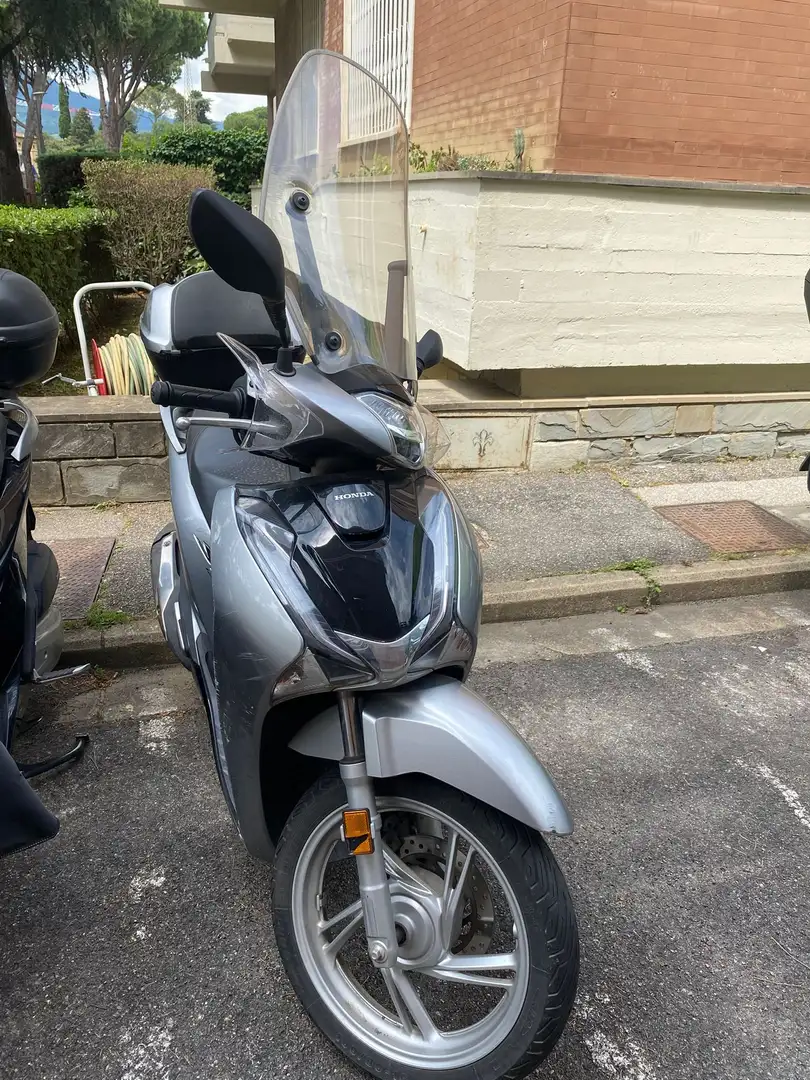 Honda SH 125 Gri - 1