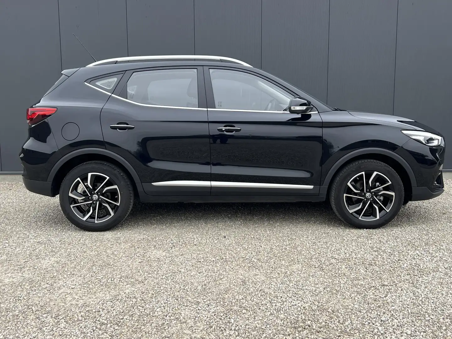 MG ZS 1.0 T-GDi AT LUXURY Zwart - 2