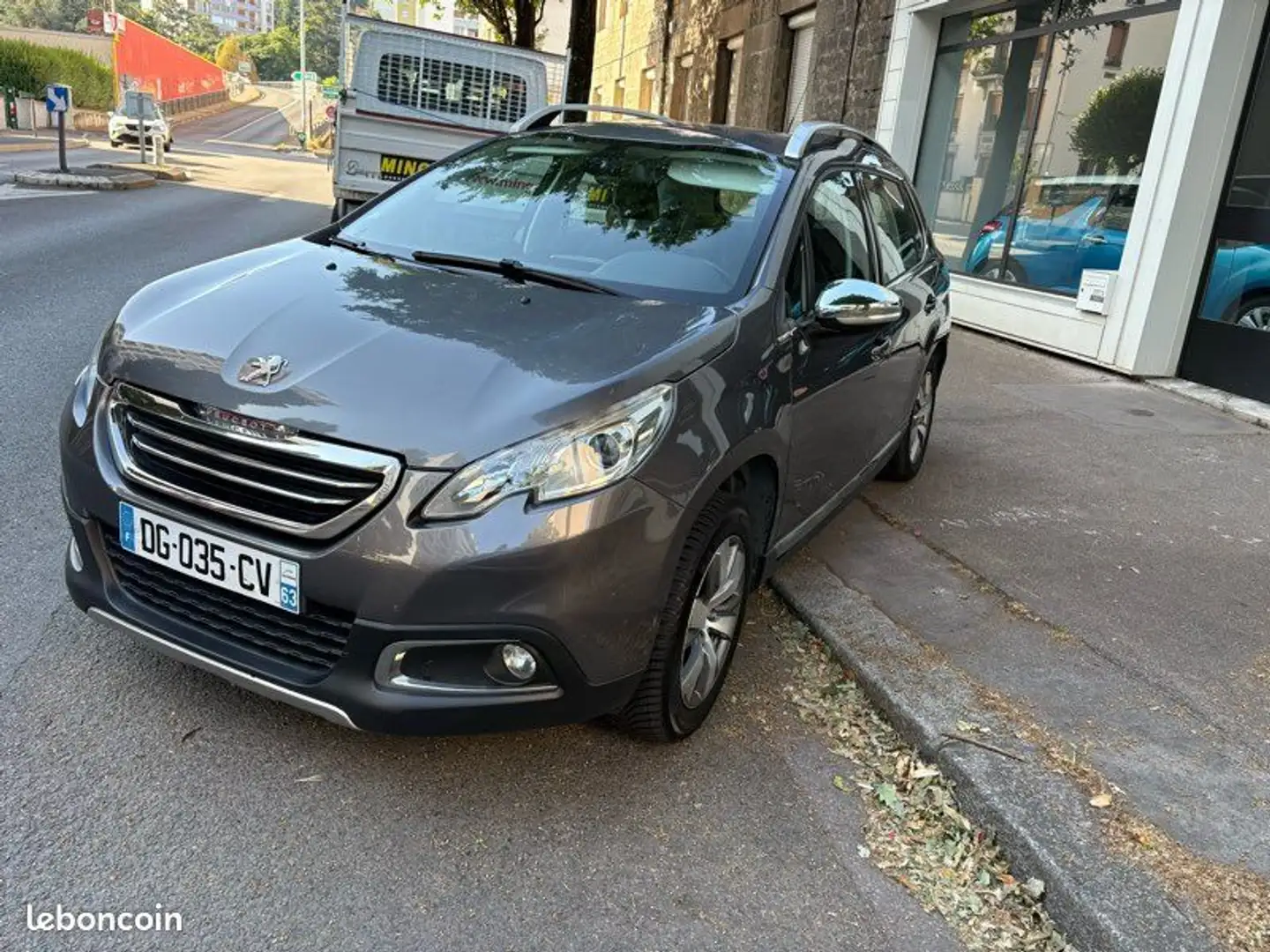 Peugeot 2008 Allure1.6 eHdi 115 parfait état 130000 kms Gris - 2