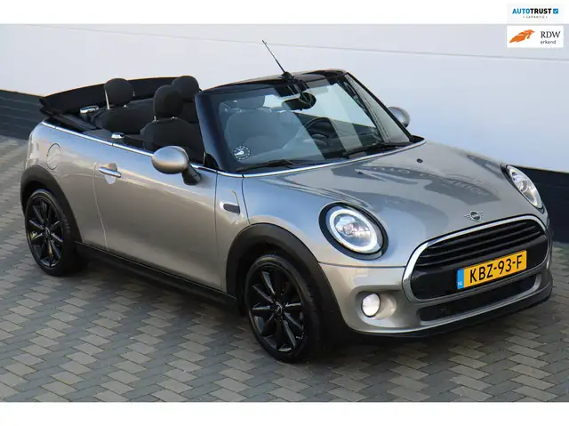 MINI Cooper Cabrio 1.5 Chili LED Navi Cruise Union Jack !!