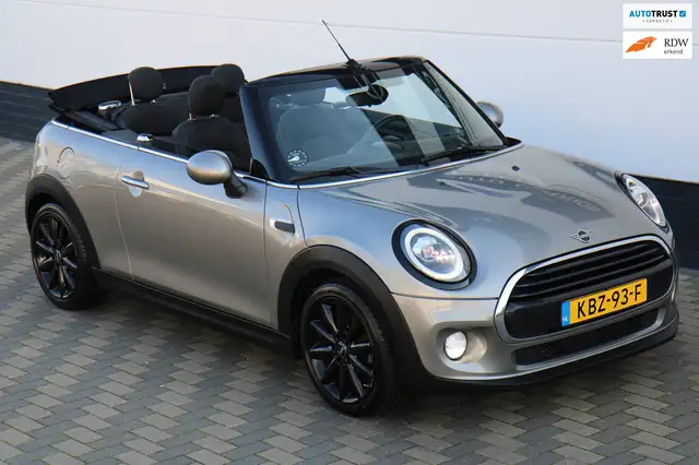 MINI Cooper Cabrio 1.5 Chili LED Navi Cruise Union Jack !!