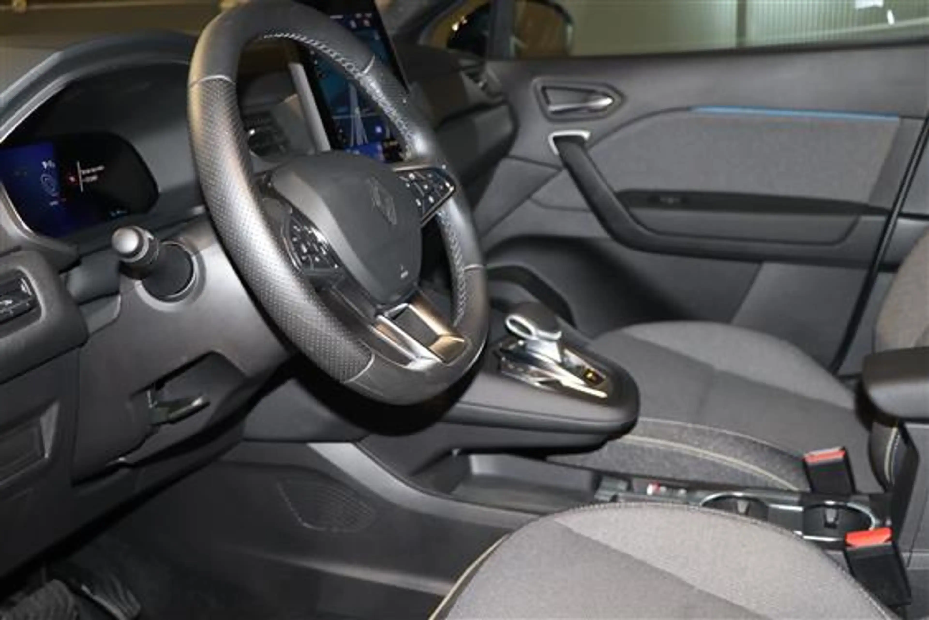 Renault Symbioz TECHNO E-TECH FULL HYBRID — photo 9