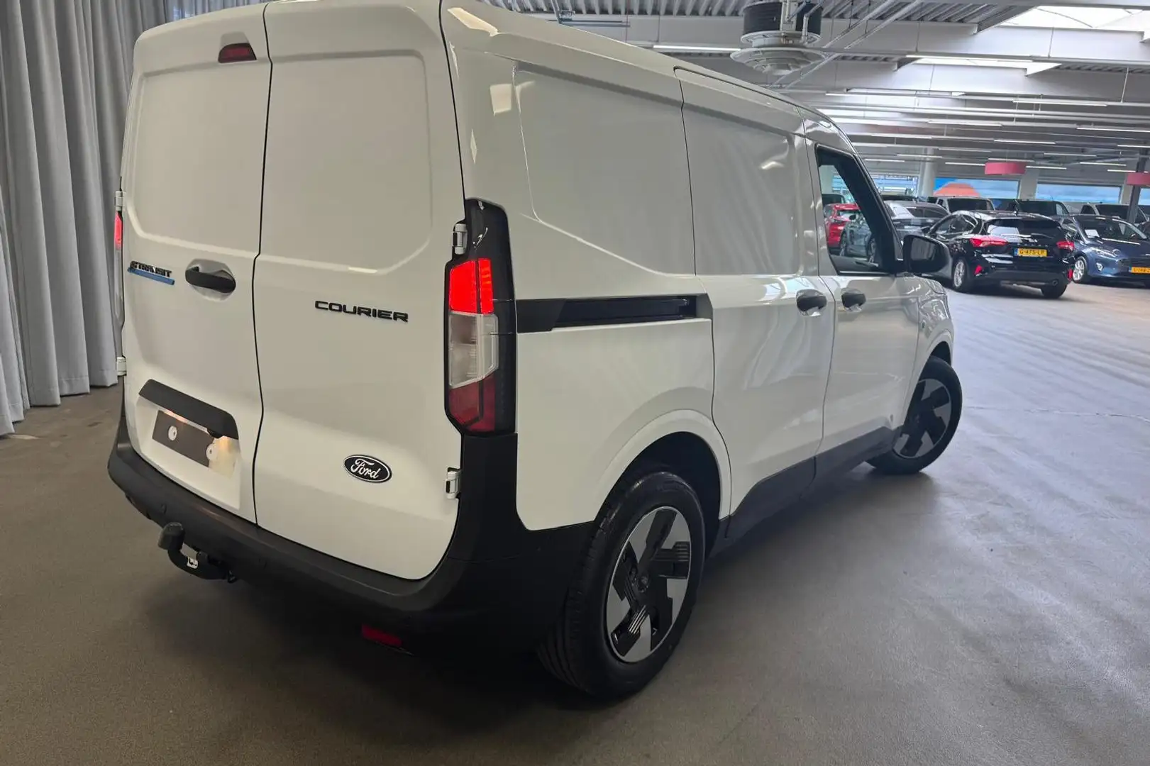 Ford Transit Courier E-Transit Trend 44 kWh | Snel rijden | BPM VRIJ | Wit - 2