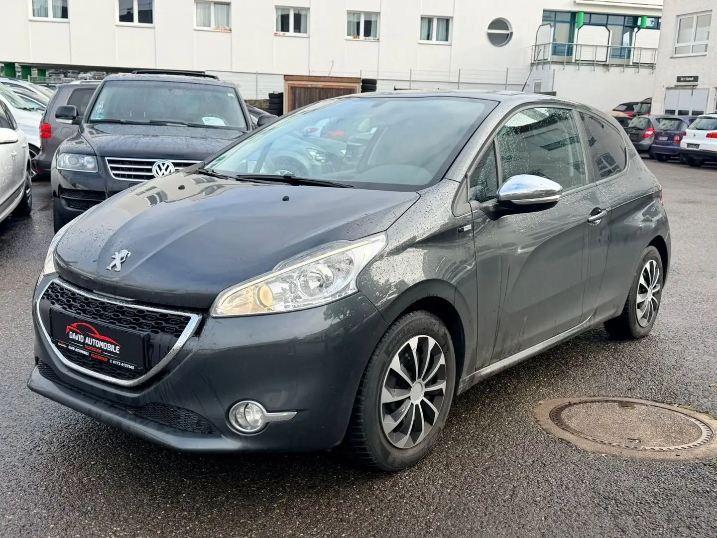 Peugeot 208 Style Grijs - 1