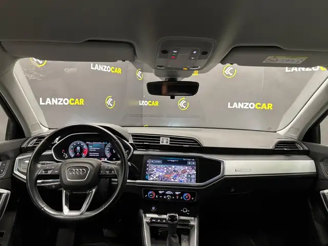 Audi Q3 view 7